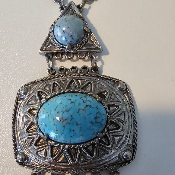 Vintage Native American Style Silver Engraved Turquoise Cabochon Necklace - Picture 3 of 8